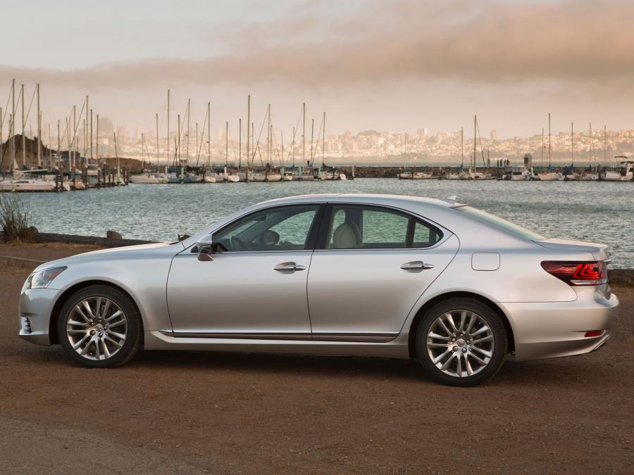  Lexus LS460 2012 года  (фото 16 из 16)